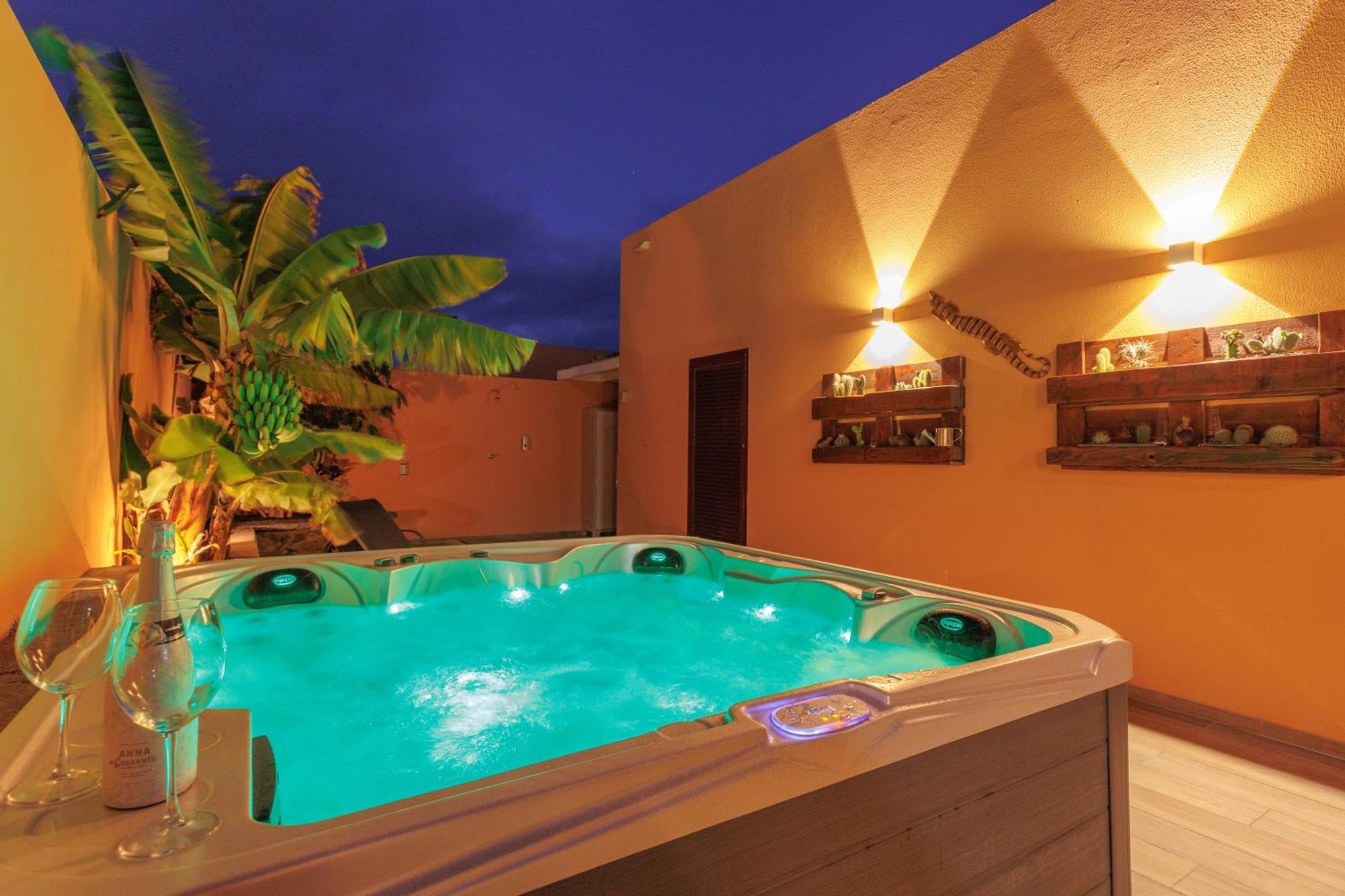 Villa Jacuzzi & Barbecue La Oliva Exterior photo