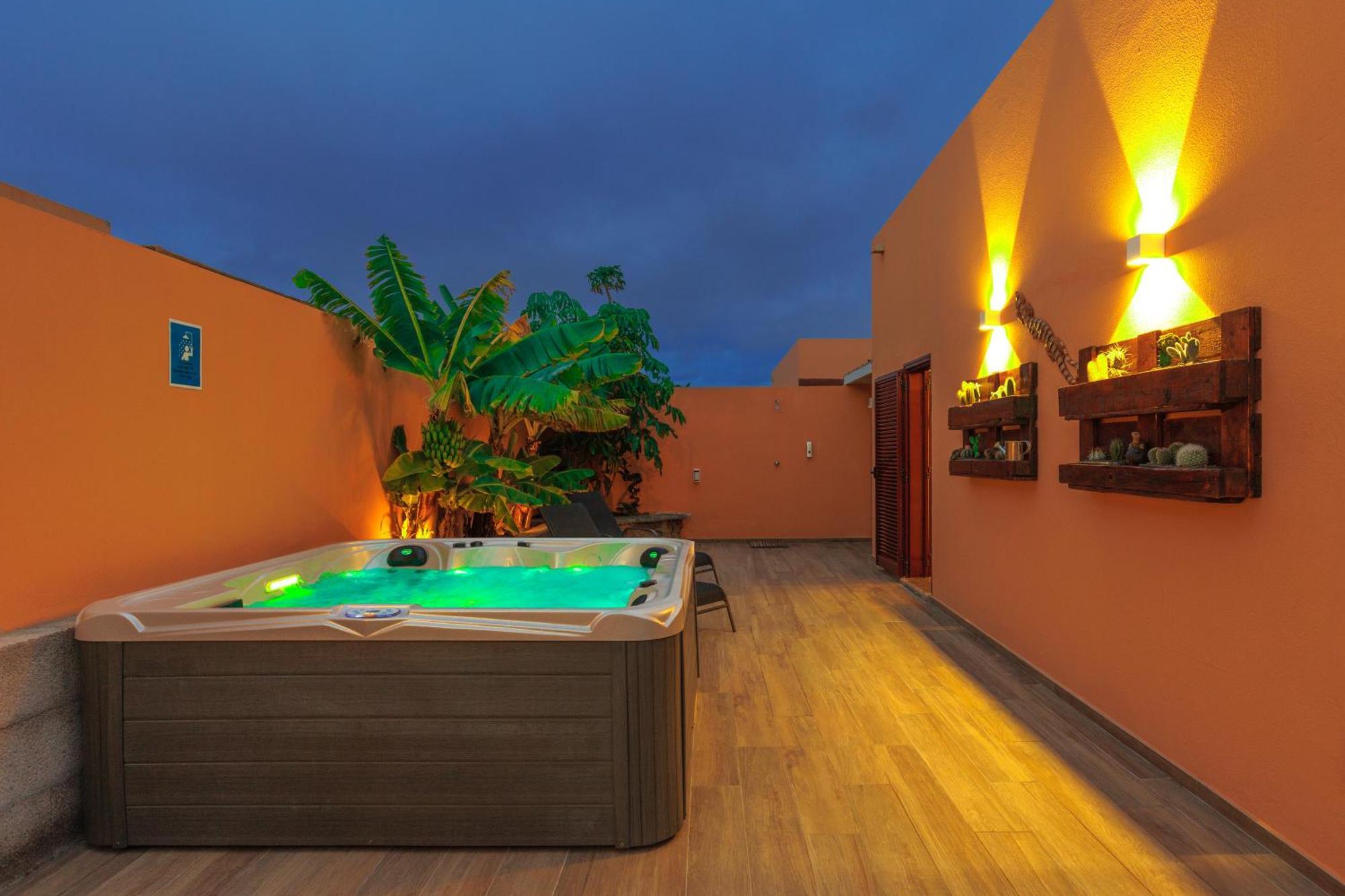 Villa Jacuzzi & Barbecue La Oliva Exterior photo
